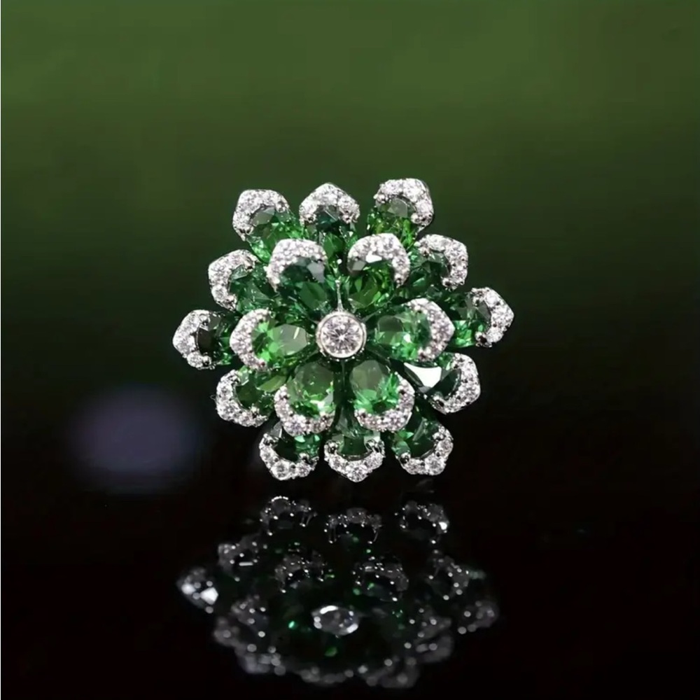 Green Adjustable Flower Zircon Inlaid Ring